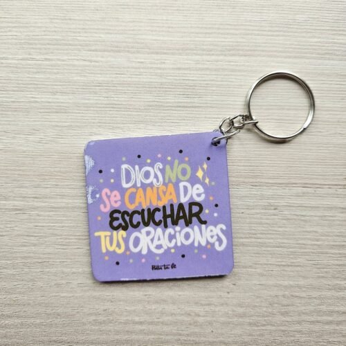 img_1184 Llavero Él escucha tus oraciones